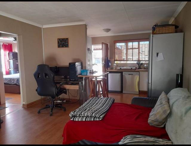 2 BEDROOM SIMPLEX FOR SALE IN POMONA